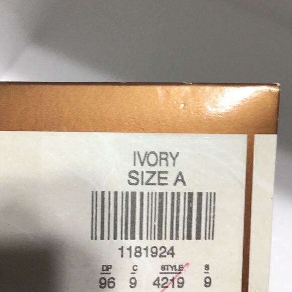 Vintage pantyhose by studio C size ￼A  ivory Sandlefoot - Picture 2 of 3